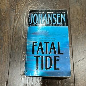 Fatal Tide by Iris Johansen Paperback